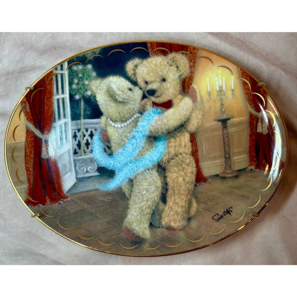 Vintage Franklin Mint Sue Willis Isn’t It Romantic Teddy Bear Plate